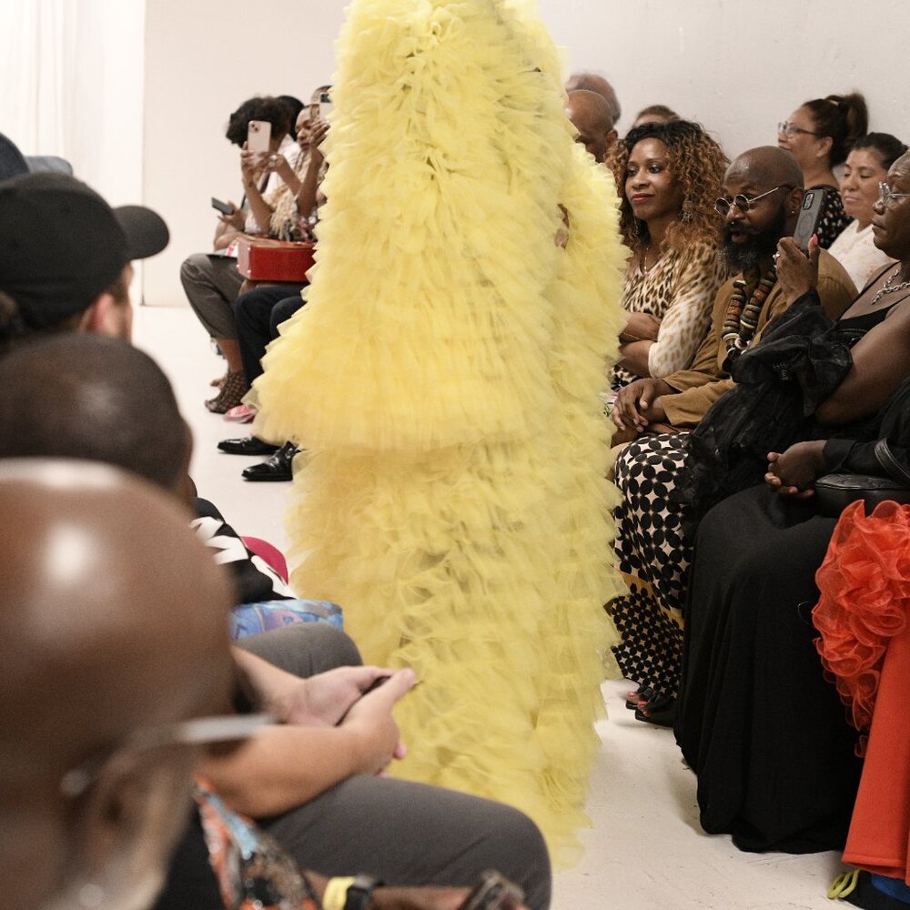 Beautiful fluffy high fashion tulle coat - Picture 6 of 7